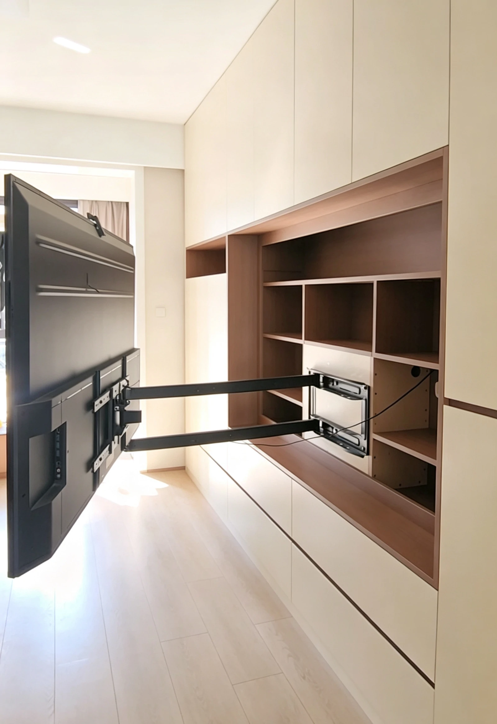 Image of Full-Wall Integrated TV Cabinet Installed Today, Its Storage Capacity Is Incredible